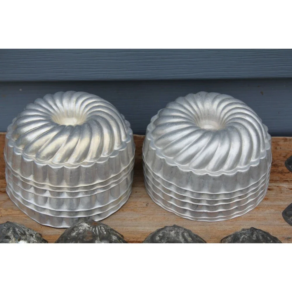 Vintage Lot 22 Fish Bundt Aluminum Metal Tart Cake Jello Baking Molds Crafting - Picture 3 of 6